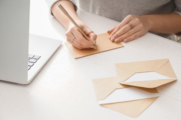 Échanger des lettres avec un proche détenu